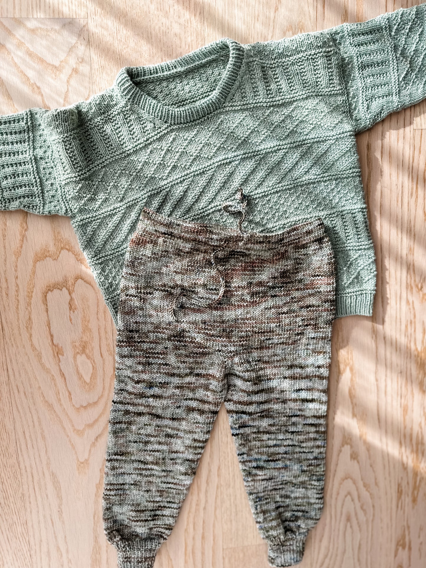 Set aus Pulli und Hose - Forest Floor